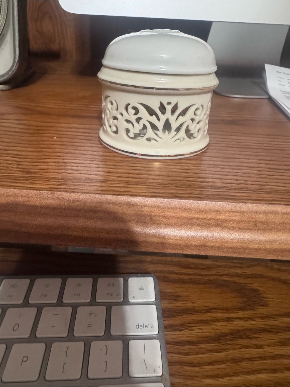 Lenox Versailles Pattern box with lid